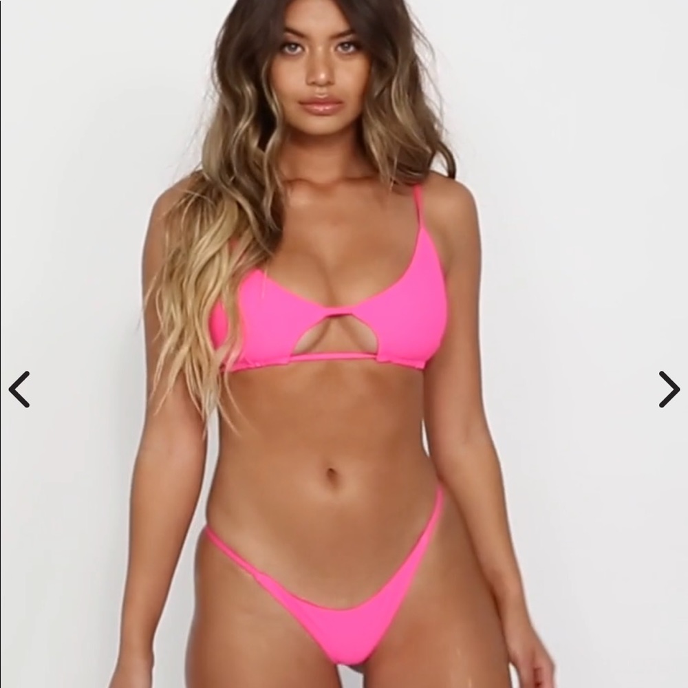 Frankies Bikinis Willa string bottom pink size M